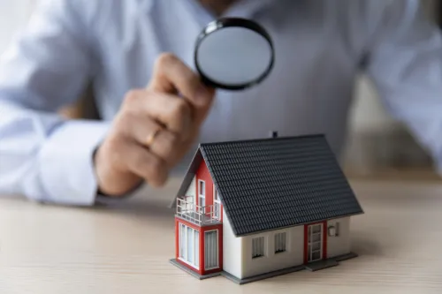 O que é a habitação com custos controlados?